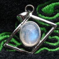 月光石吊墜 新款天然水晶與銀鍍白金的完美結(jié)合